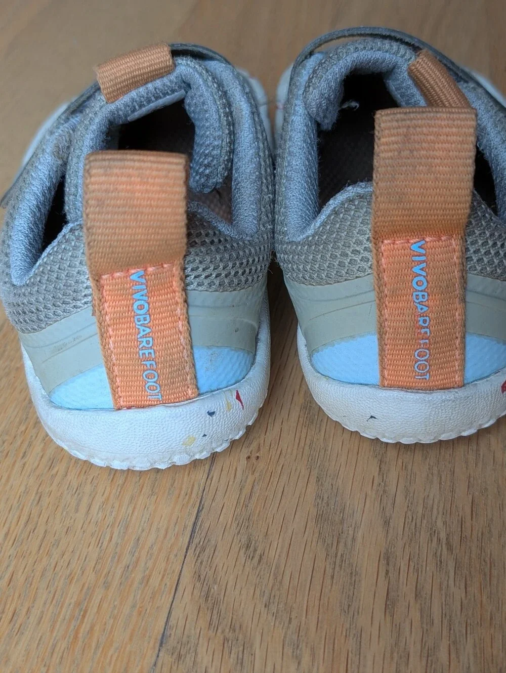 Vivobarefoot 5T Gray And Peach Sneakers